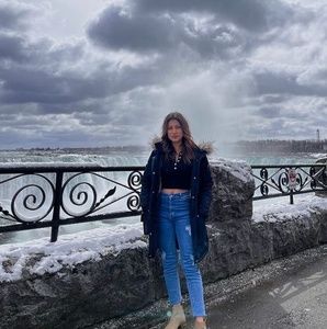 Meet your Posher, Melina